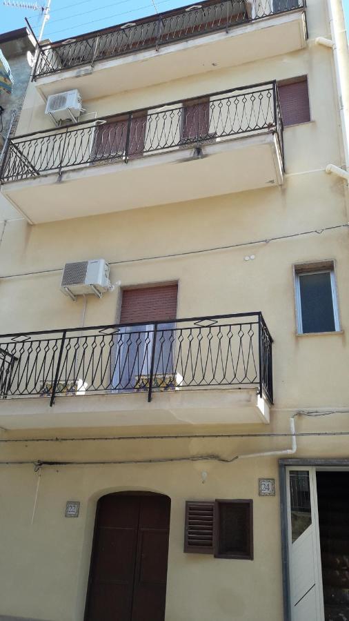 سانتو ستيفانو دي كاماسترا B&B Maia House المظهر الخارجي الصورة